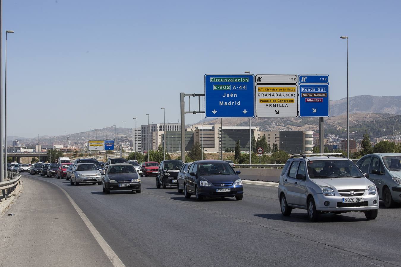 Atascos hacia la Costa en el inicio de las vacaciones de agosto