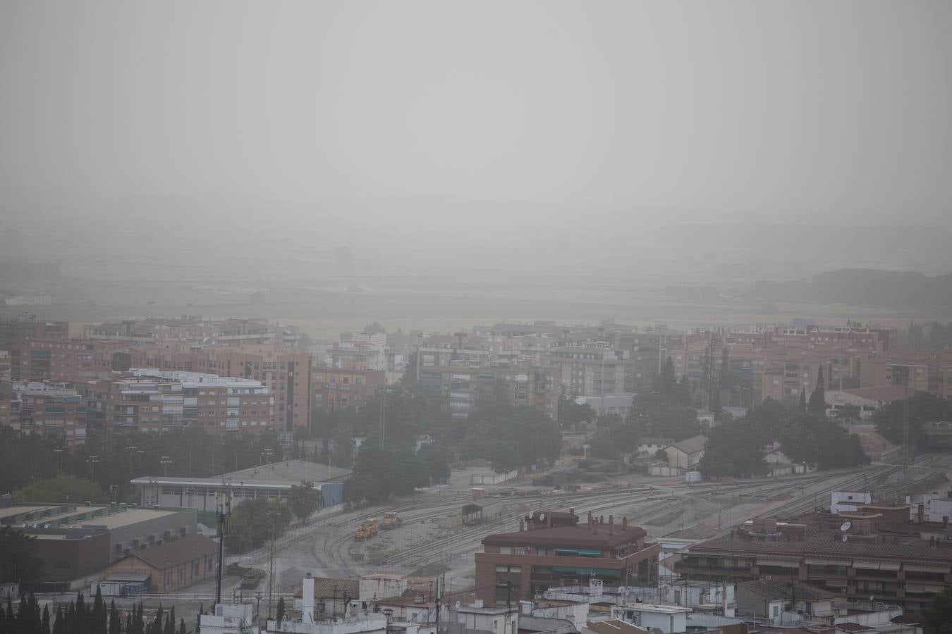 Vista de Granada con el polvo en suspensión