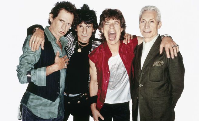 Rolling Stones. Lo integrantes del grupo de música tienen que tener camerinos llenos de juegos de entretenimiento como una mesa de ping pong, también un pinball, nada más y nada menos que 600 toallas, litros y litros de alcohol e incluso una sala de reanimación