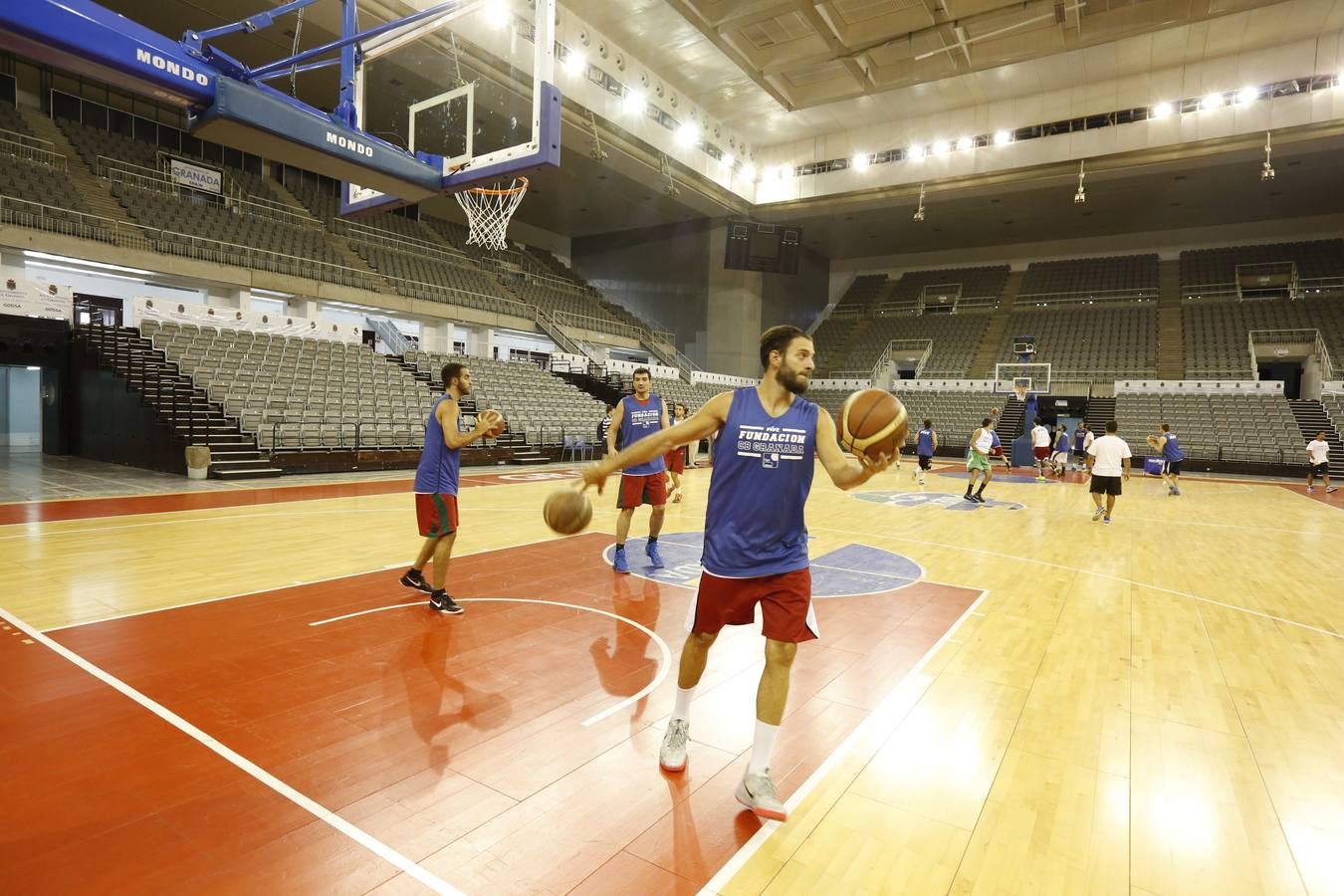 El balón ya bota en el Palacio