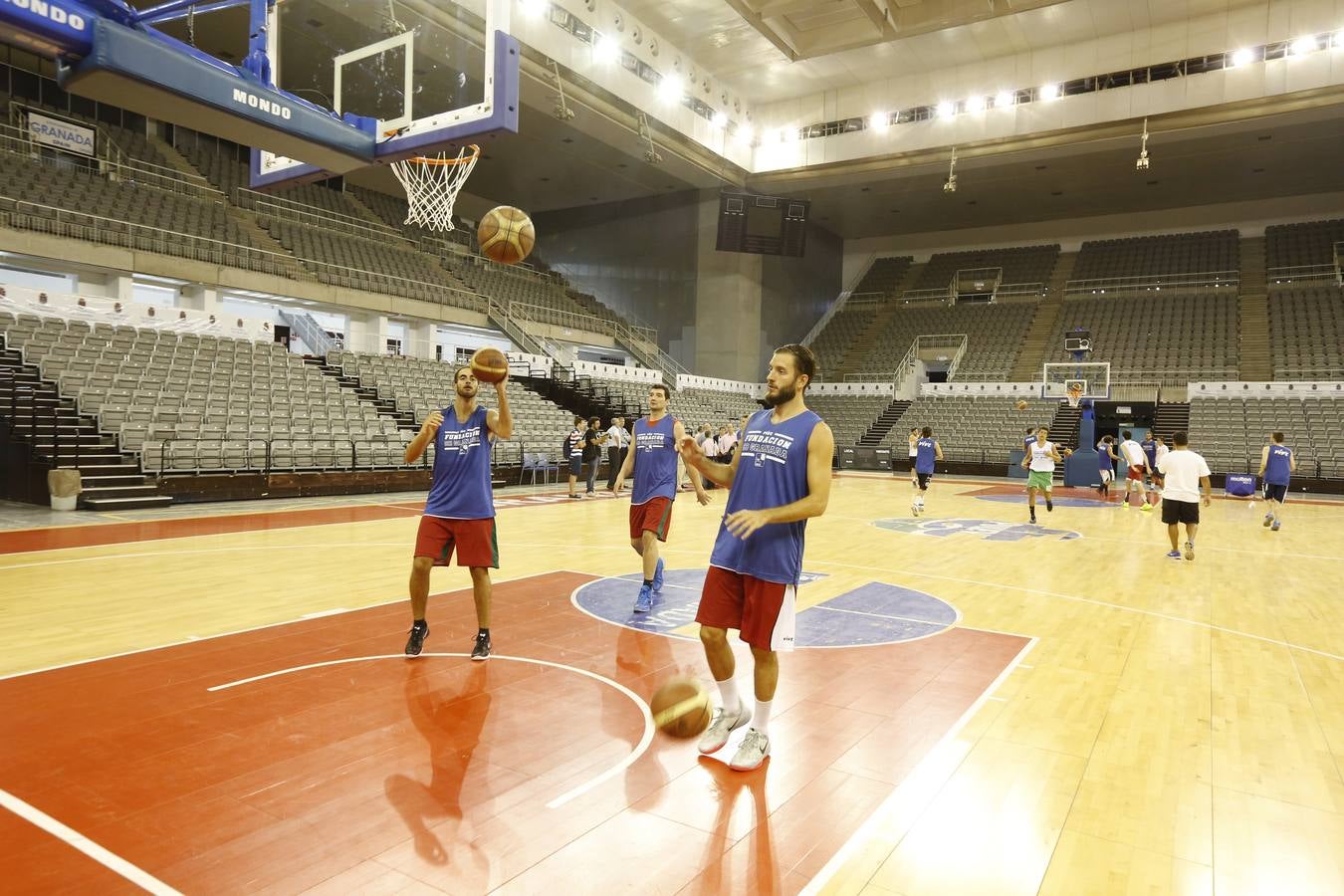 El balón ya bota en el Palacio