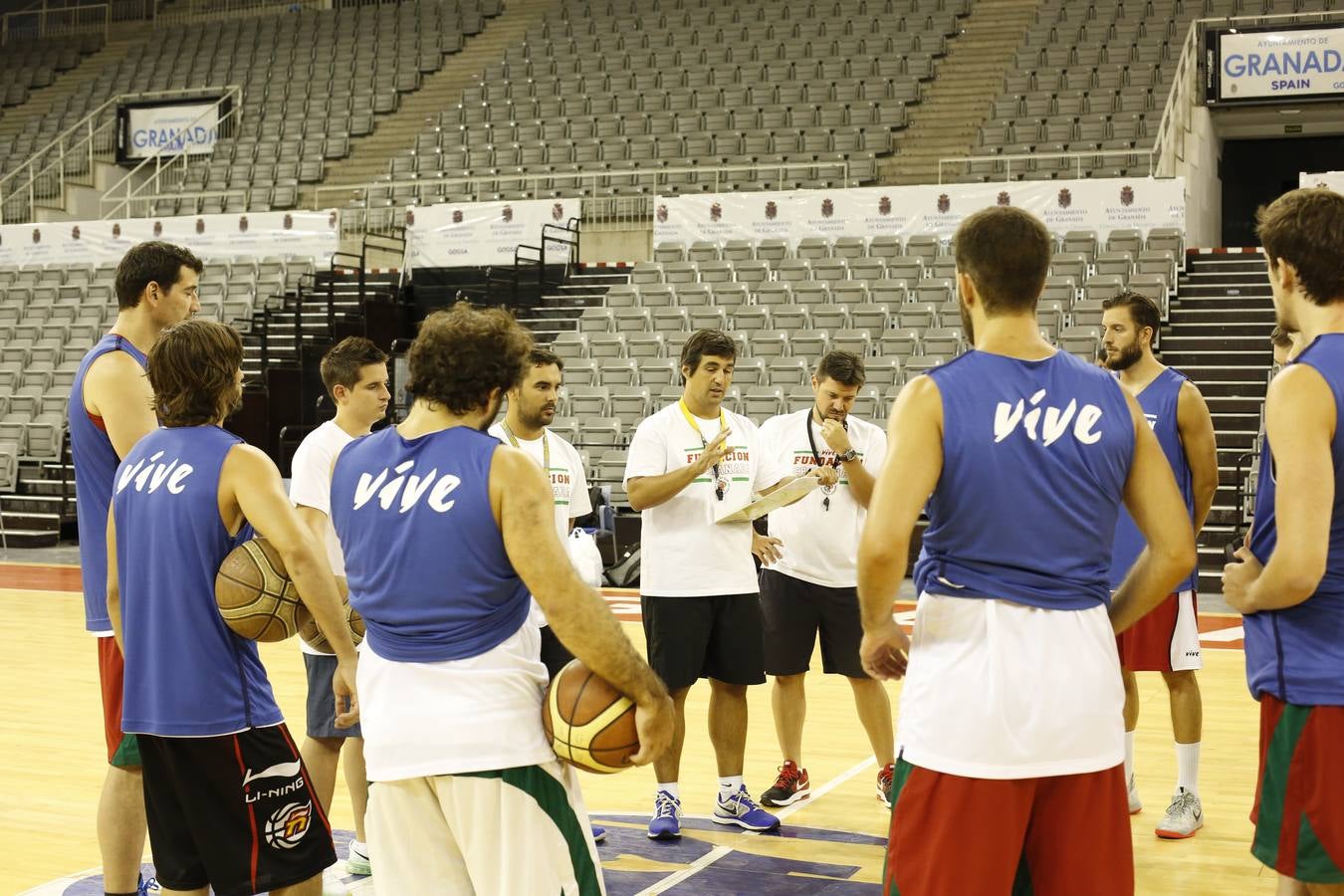 El balón ya bota en el Palacio