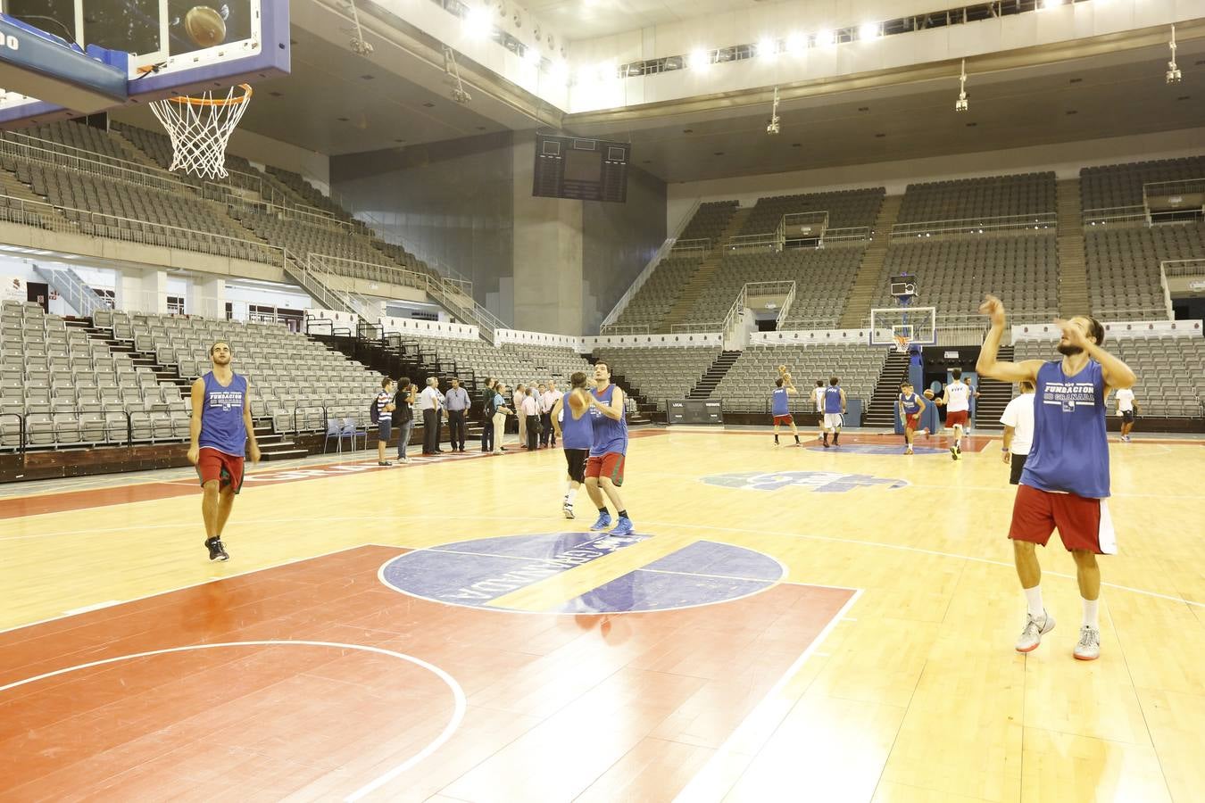El balón ya bota en el Palacio