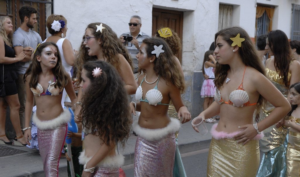 Dúrcal, el pueblo de los &#039;gigantes&#039; y &#039;cabezudos&#039;