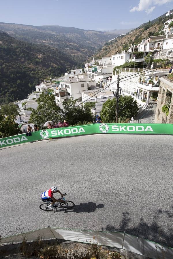 La Vuelta se recrea en la Alpujarra