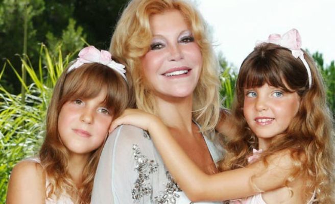 Carmen Cervera, Baronesa Thyssen. La baronesa tuvo a María del Carmen y Guadalupe a los 62 años y siempre dijo que no ocultaría a sus hijas la identidad de su padre y que sabrían quien es "cuando tengan uso de razón, a los siete años. Elegí muy bien al padre. Es el mejor"