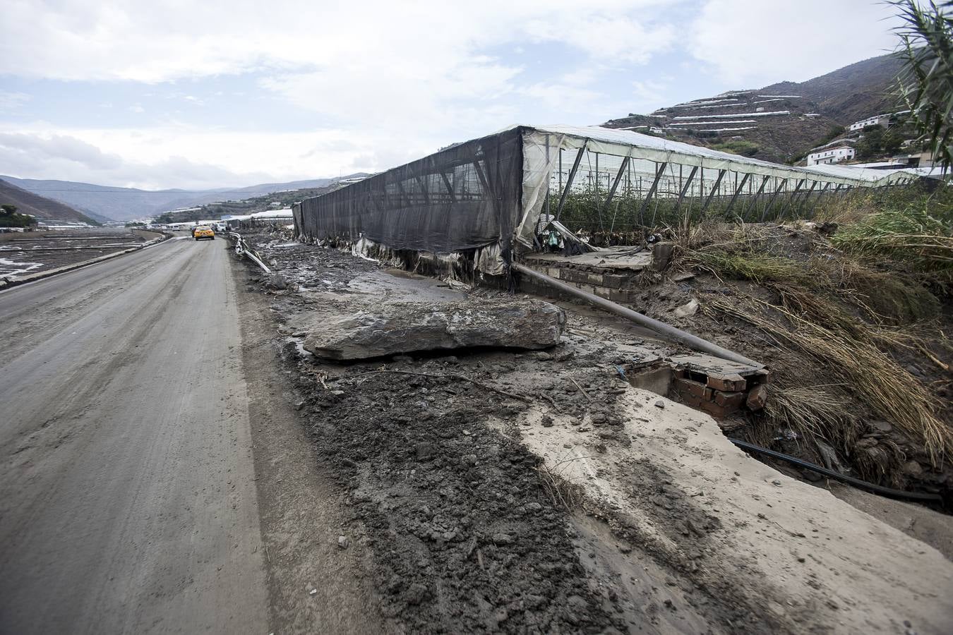 Los invernaderos de Albuñol quedan anegados por la lluvia