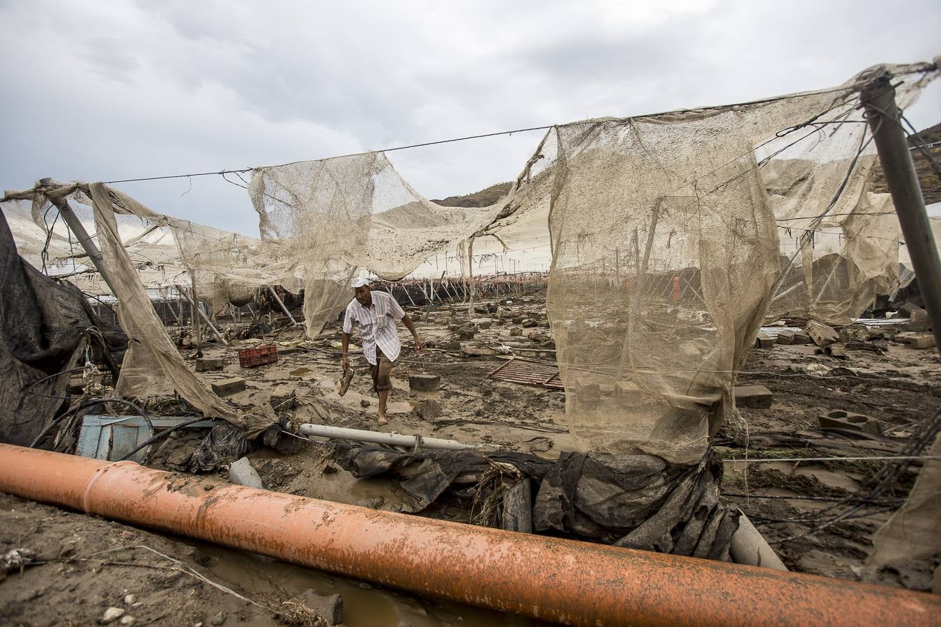 Los invernaderos de Albuñol quedan anegados por la lluvia