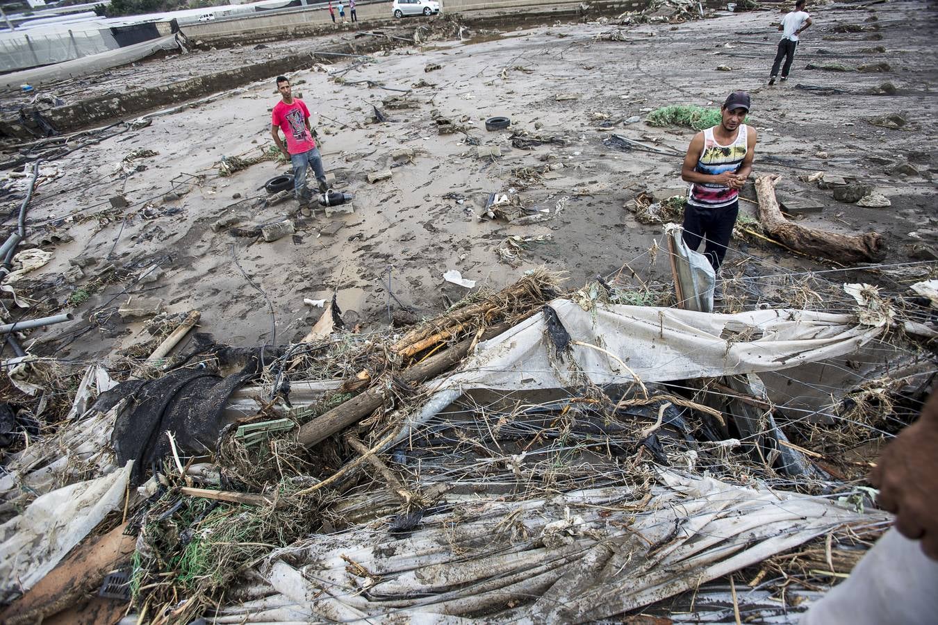 Los invernaderos de Albuñol quedan anegados por la lluvia