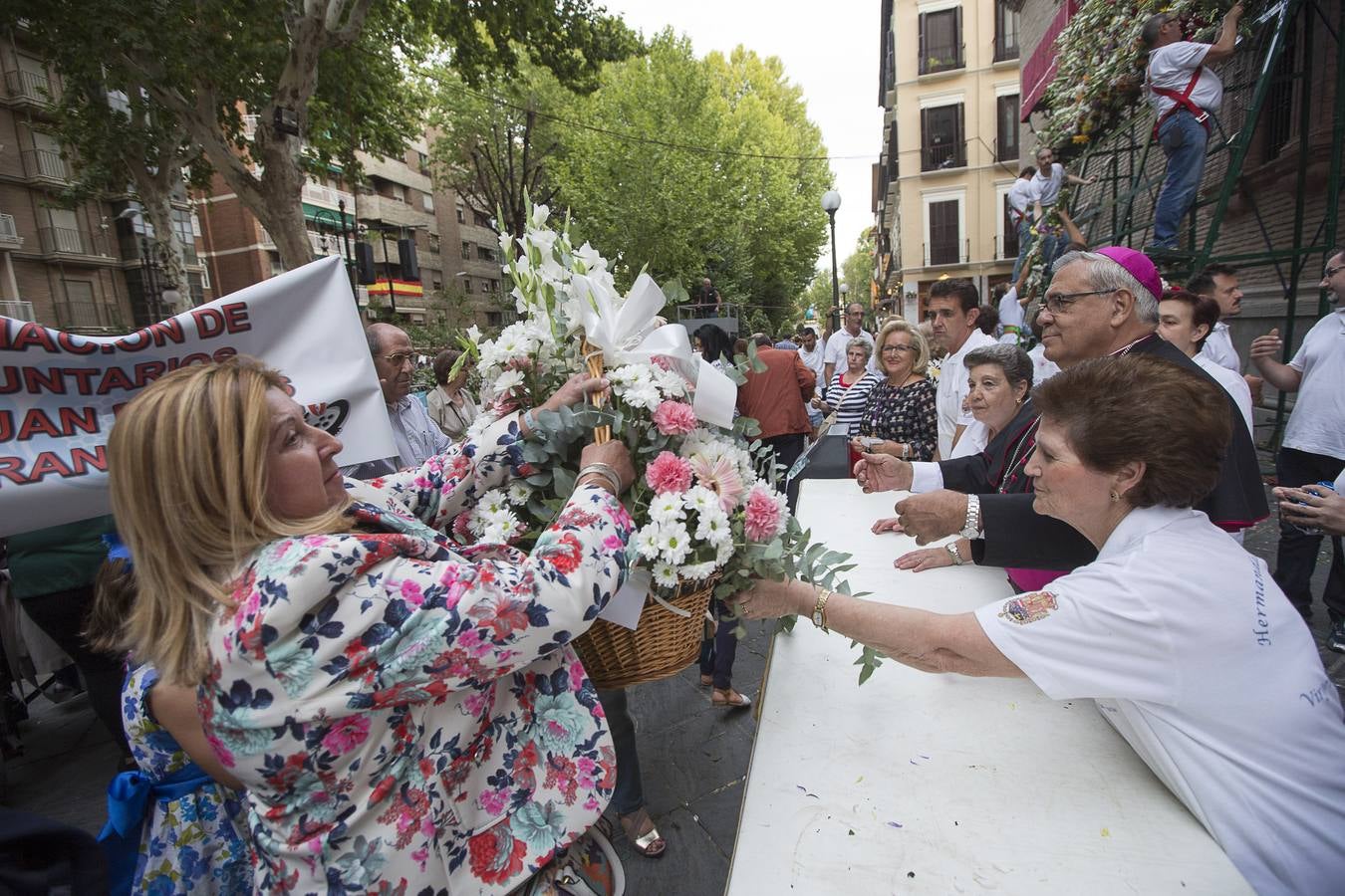 Ofrenda floral a la Virgen de las Angustias