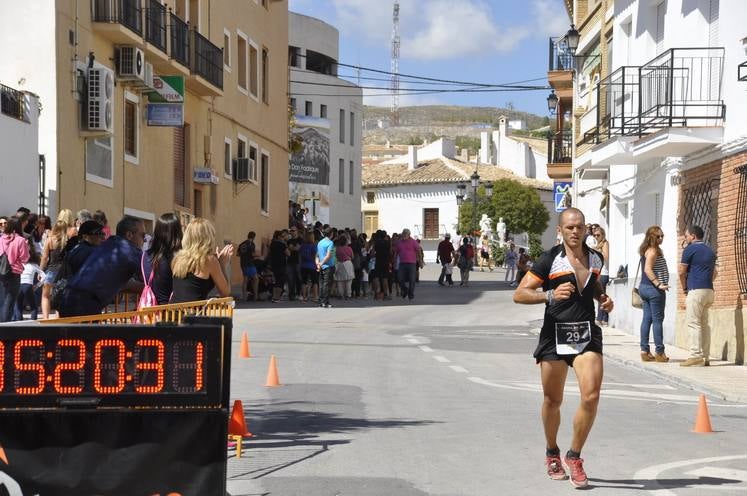 Larrocha y Esther Sánchez ganan la Sagra Sky Race