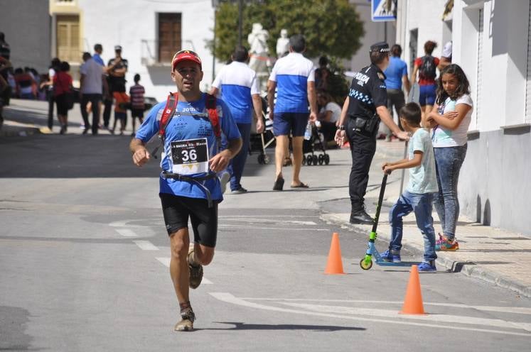 Larrocha y Esther Sánchez ganan la Sagra Sky Race