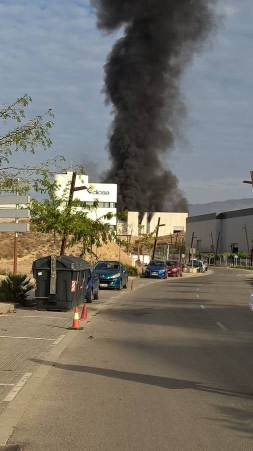 Las imágenes de la explosión en una nave del Parque Tecnológico de Almería