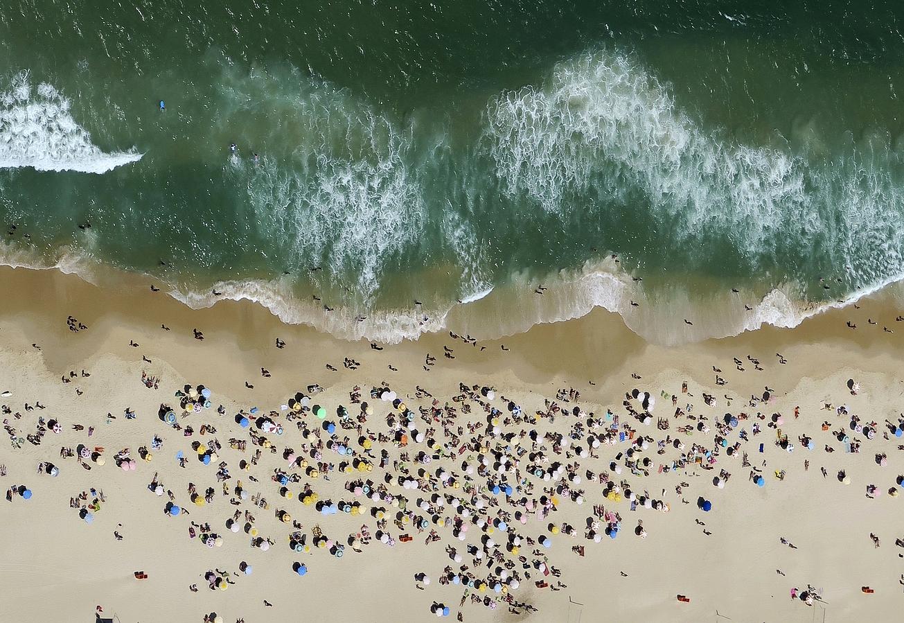 Vista aerea de la playa de Ipanema en Río de Janeiro, Brasil.