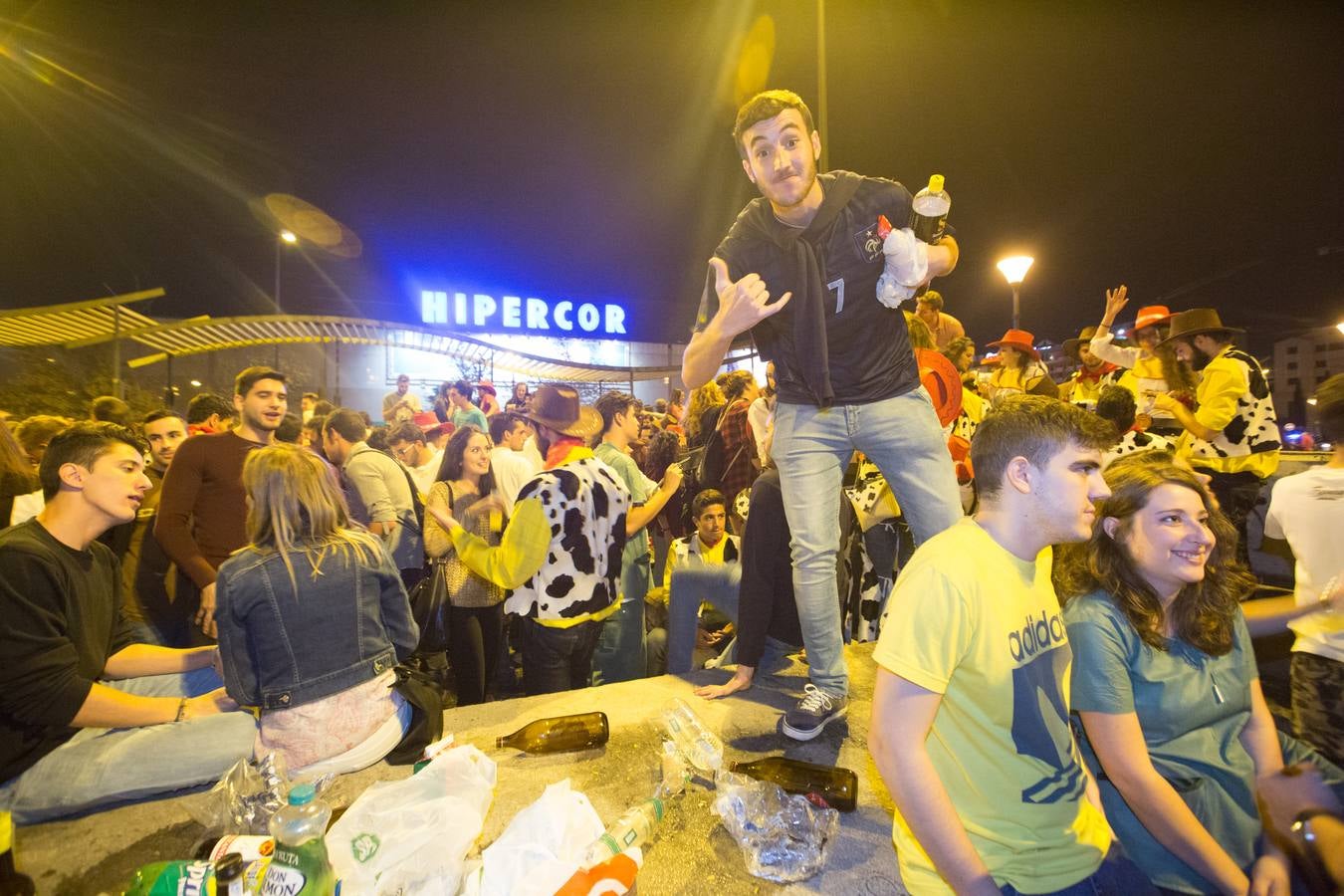 Más de tres mil personas en el botellódromo