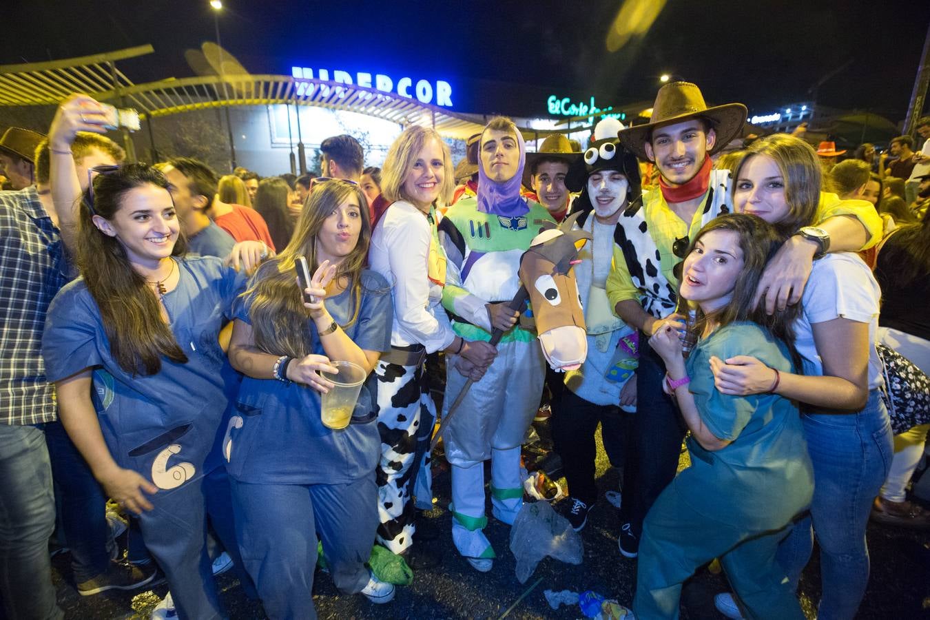 Más de tres mil personas en el botellódromo