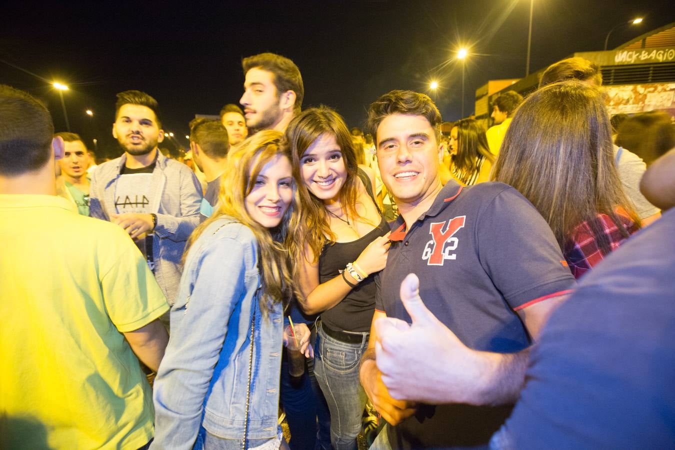 Más de tres mil personas en el botellódromo