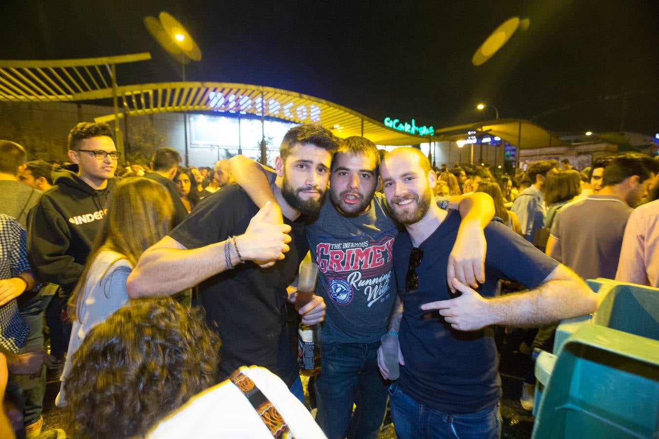 Más de tres mil personas en el botellódromo