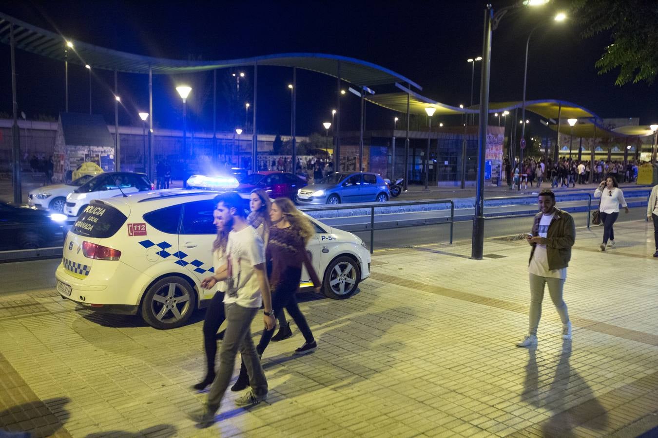 Más de tres mil personas en el botellódromo