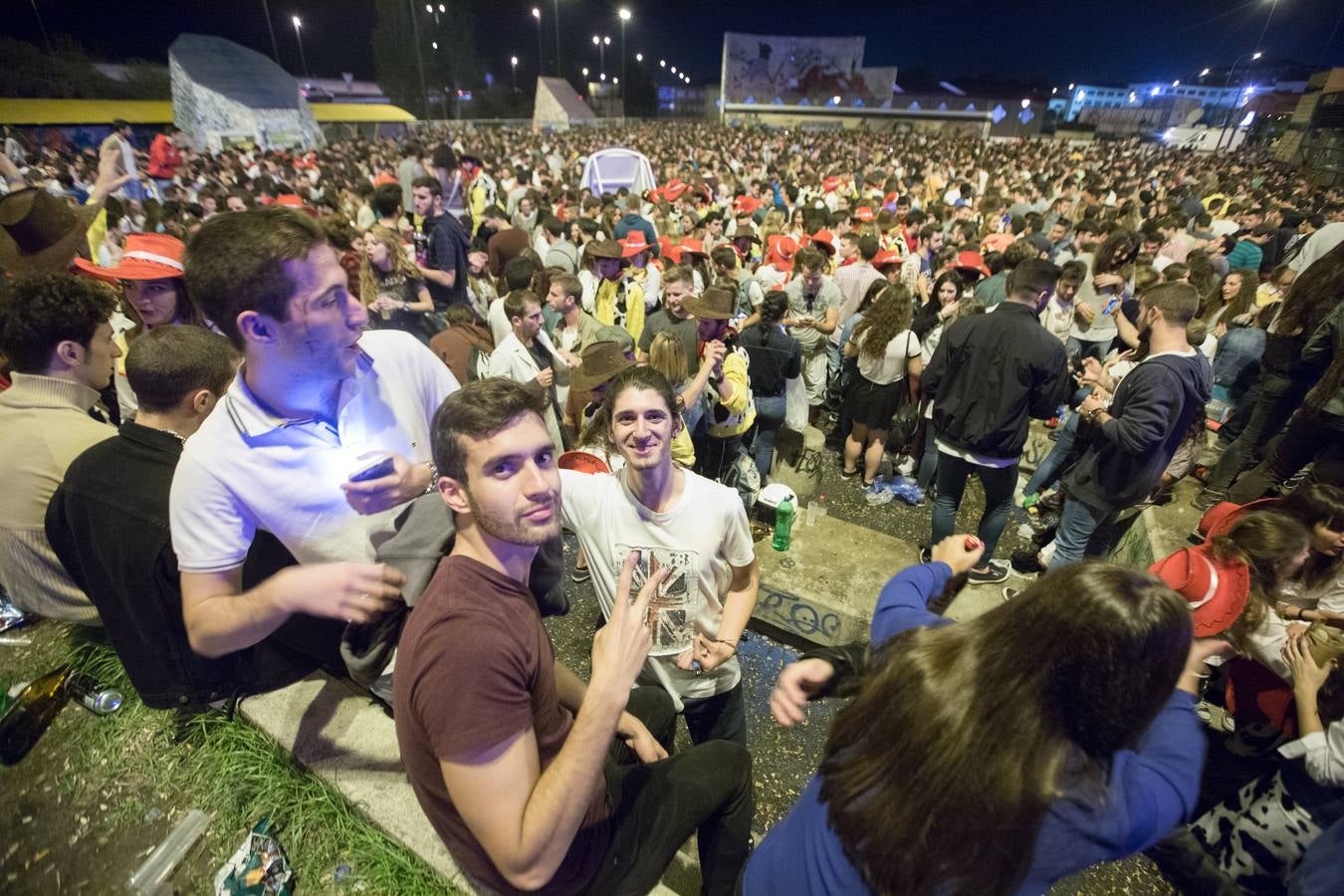 Más de tres mil personas en el botellódromo