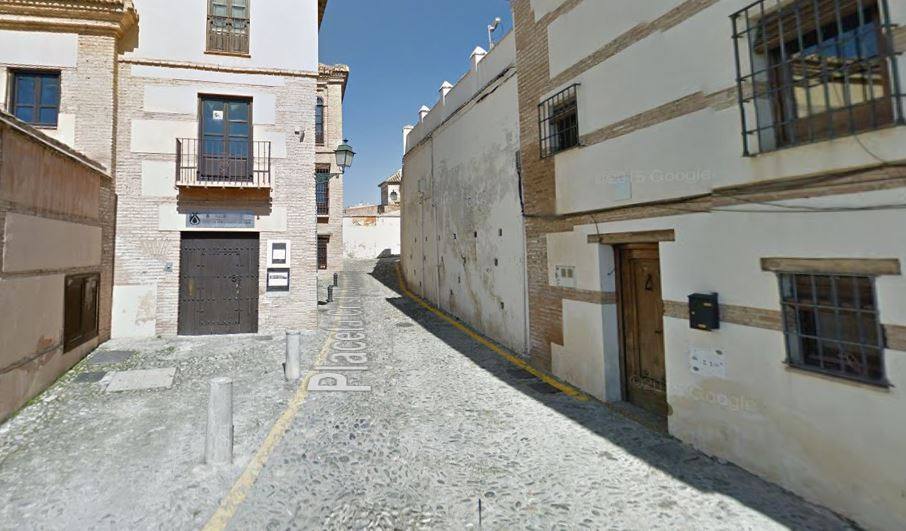 Placeta del Cristo de las Azucenas. 