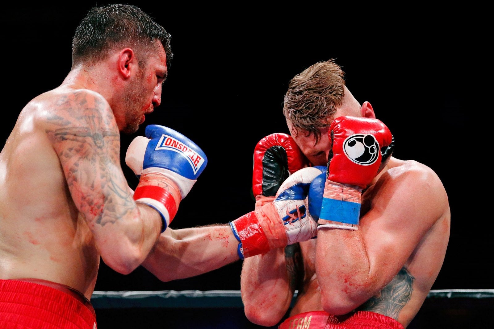 Pelea de pesos pesados en el UIC Pavilion en Chicago, Illinois.