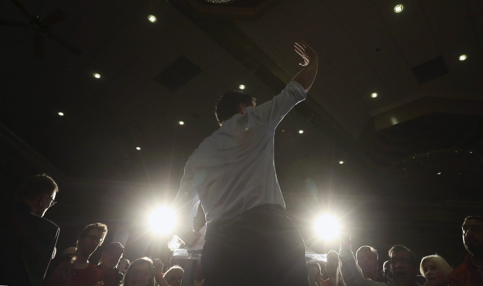 Líder liberal Justin Trudeau, habla durante un acto de campaña en Edmonton, Alberta.