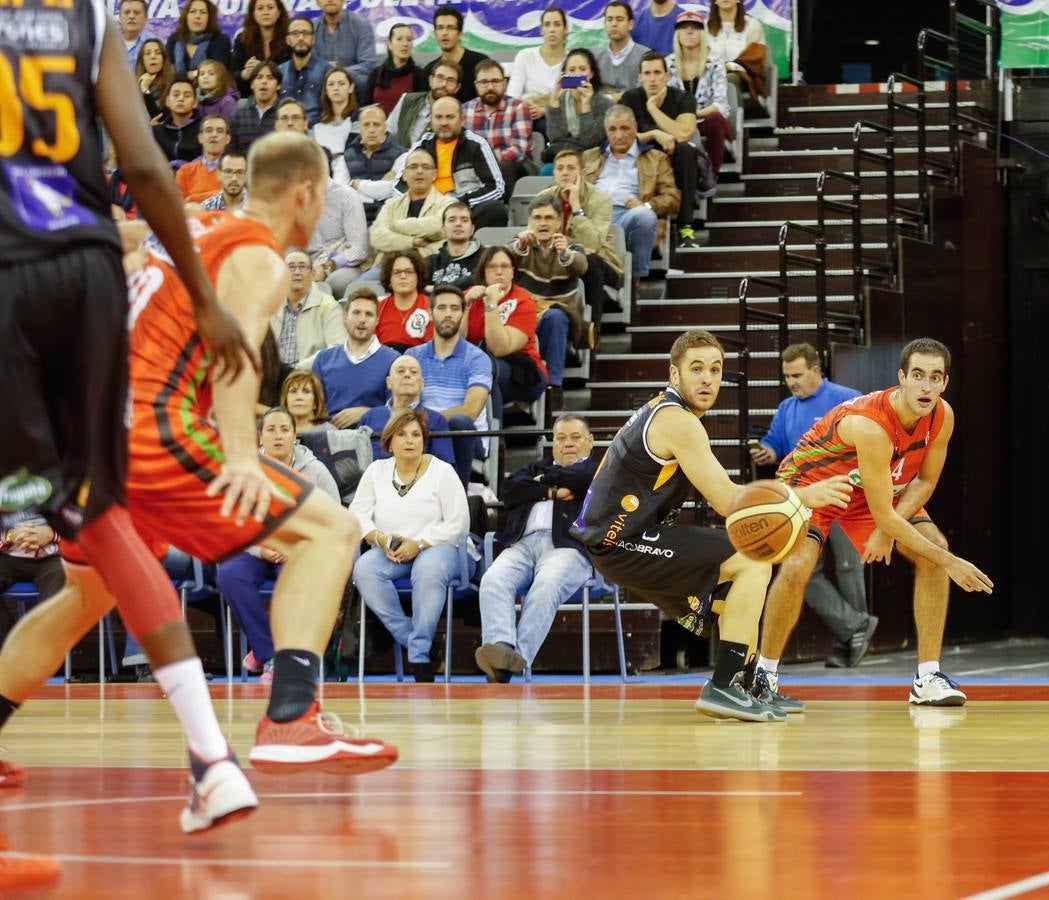 La agonía devuelve el liderato