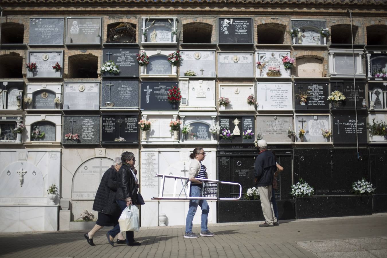 Todas las músicas en el cementerio