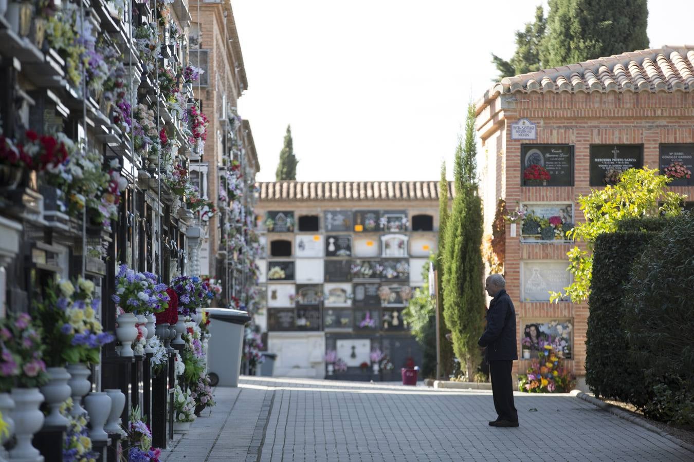 Todas las músicas en el cementerio
