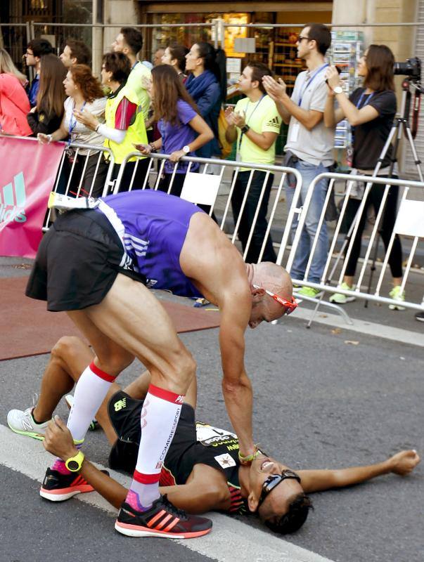 Las imágenes de la dura el medio maratón Behobia-San Sebasti