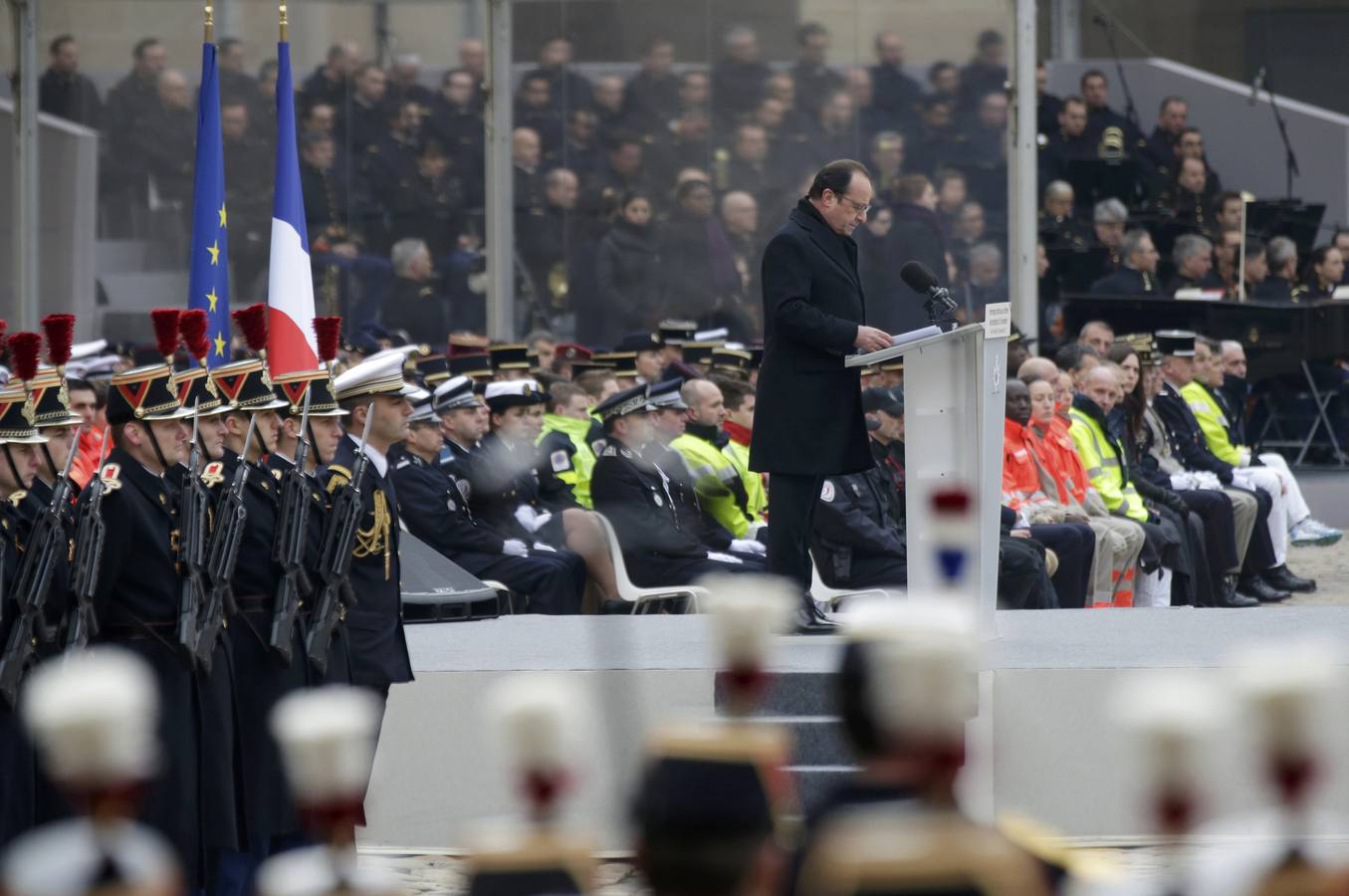 París rinde homenaje a las víctimas de los atentados