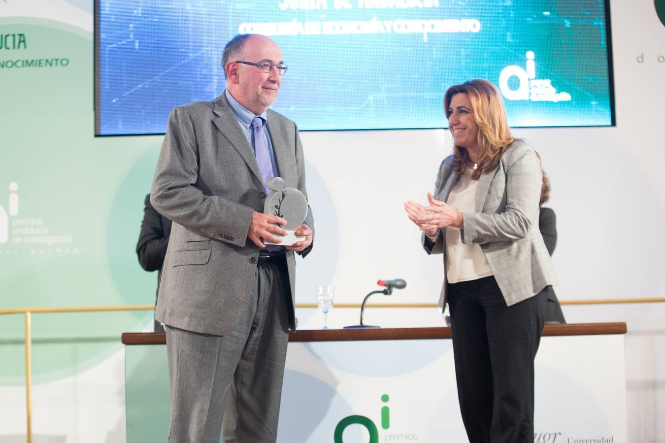 La presidenta de la Junta entrega los Premios Andalucía de Investigación que reconocen el fomento de la labor científica