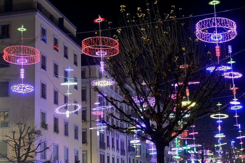 Ginebra (Suiza). Iluminación diseñada por el artista Ben Busche