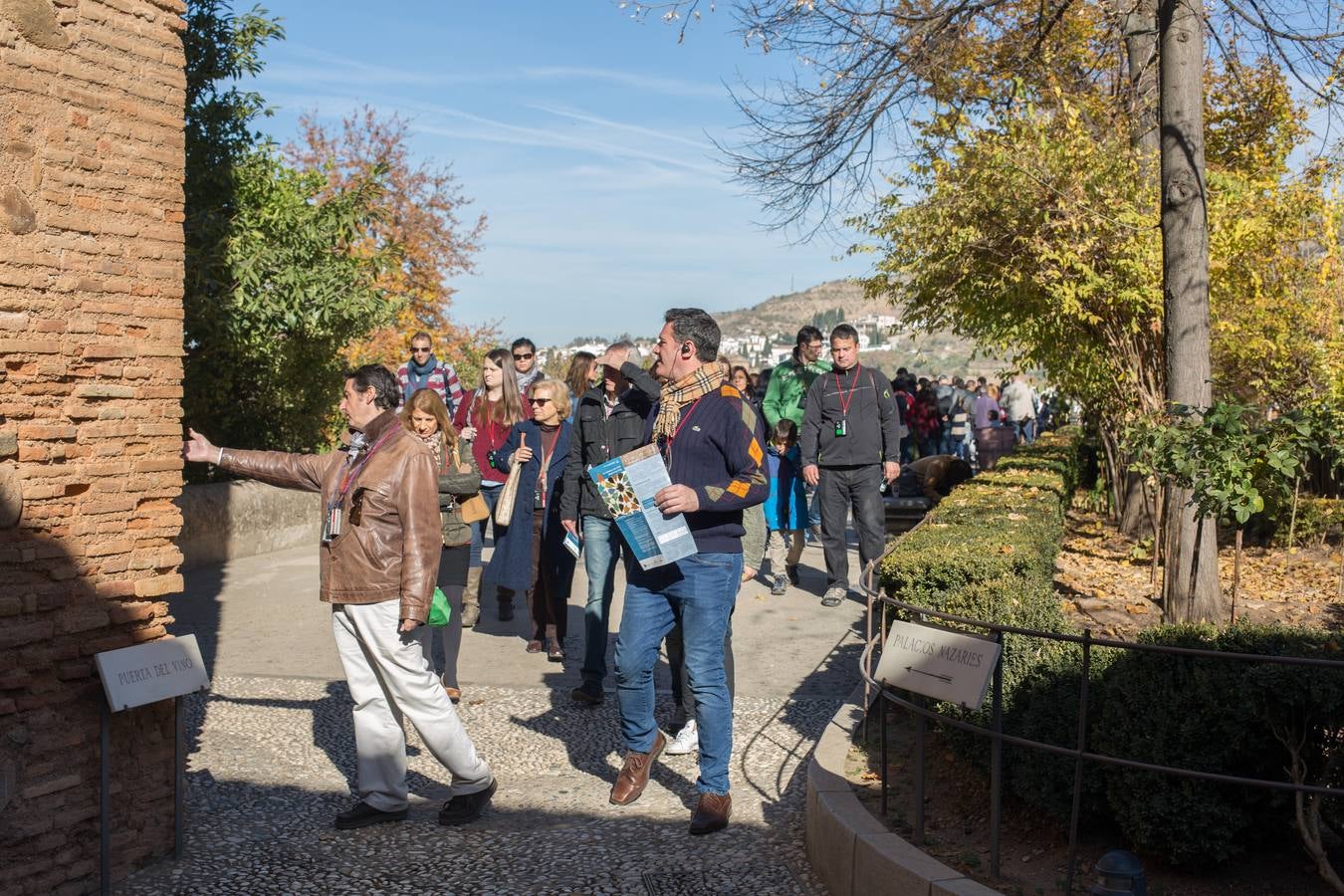 Los turistas llenan Granada en un &#039;puente&#039; de la Constitución marcado por el buen tiempo