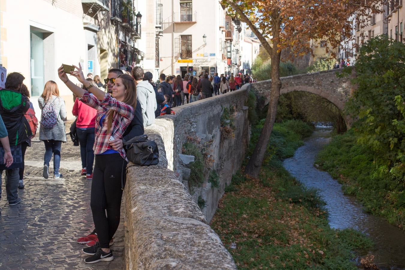 Los turistas llenan Granada en un &#039;puente&#039; de la Constitución marcado por el buen tiempo