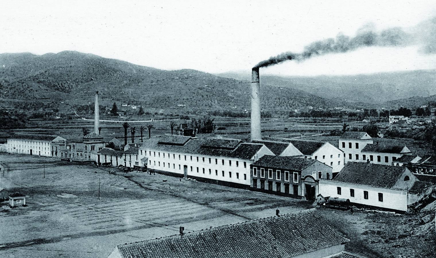Azucareras de San Rafael y La Encarnación, en la Playa de San Cristóbal de Almuñécar, hacia 1930. Hoy solo se conserva la Casa de la Najarra.