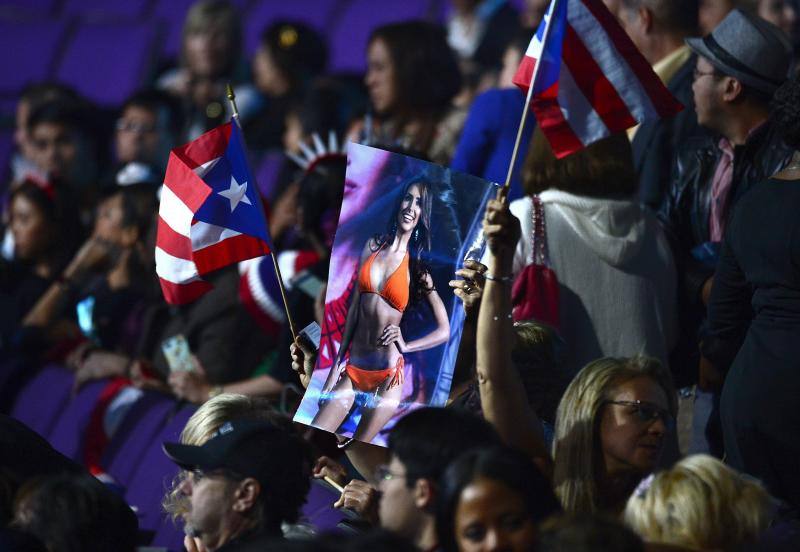 Las fotos del esperpento de Miss Universo: coronan a Miss Colombia en lugar de Miss Filipinas