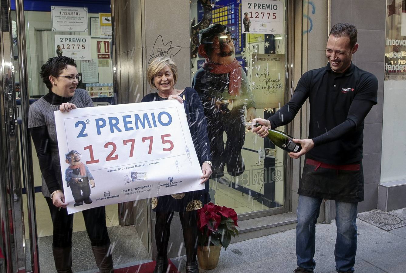 El éxtasis de alegría de los ganadores de la Lotería de Navidad