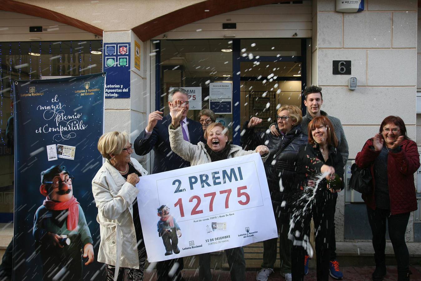 El éxtasis de alegría de los ganadores de la Lotería de Navidad