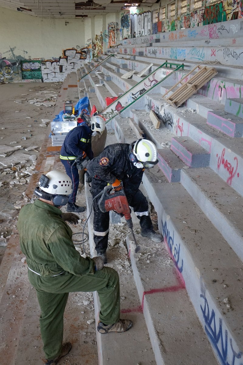 Los bomberos de Granada no solo apagan fuegos....