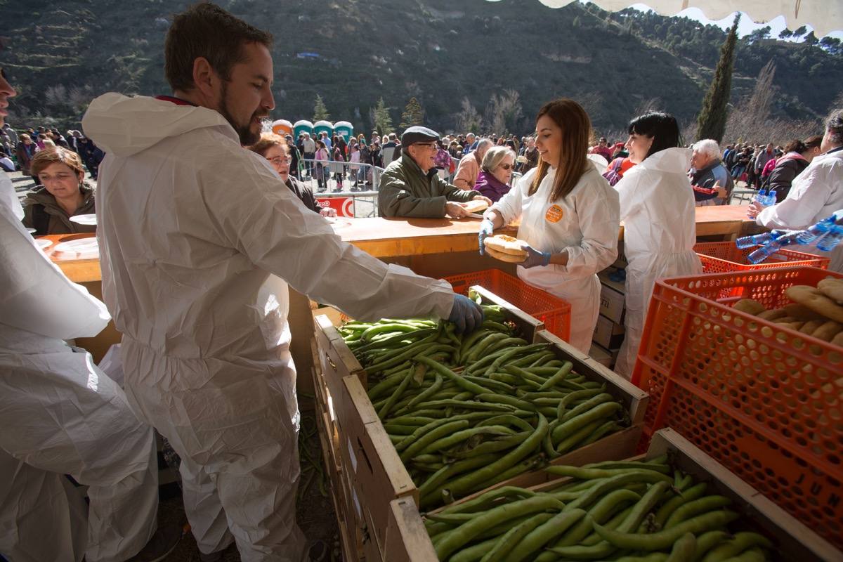 Un millar de granadinos participa en el Sacromonte en la romería de su patrón