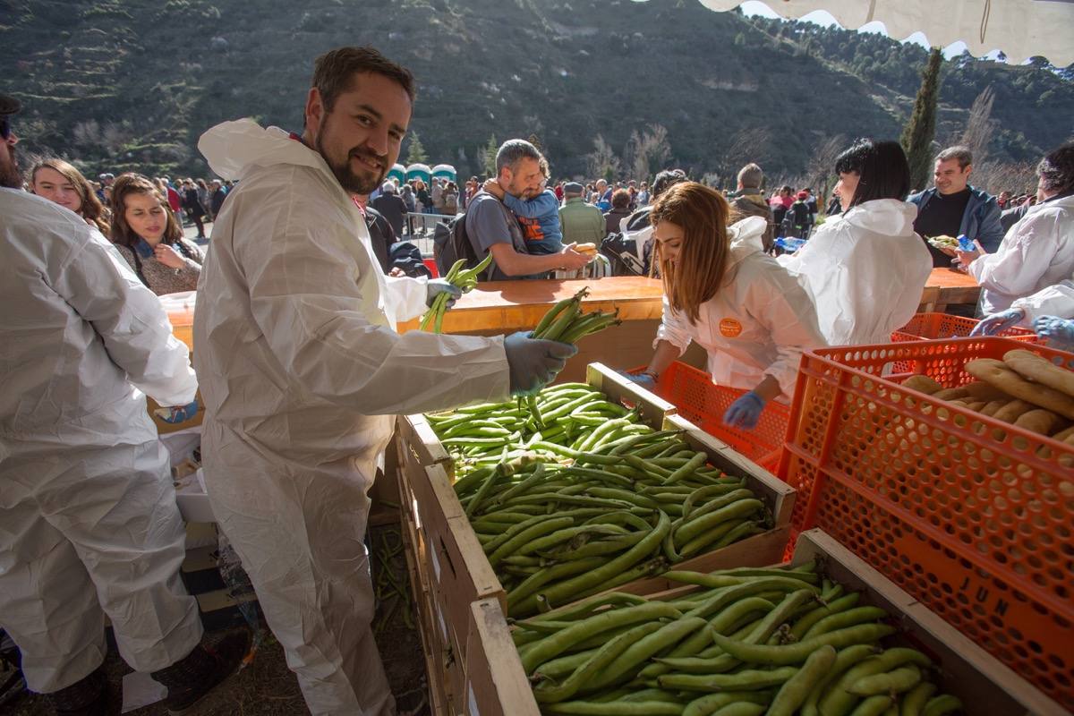 Un millar de granadinos participa en el Sacromonte en la romería de su patrón