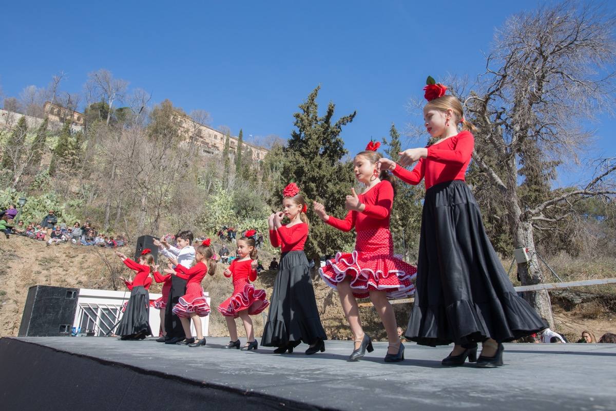 Un millar de granadinos participa en el Sacromonte en la romería de su patrón