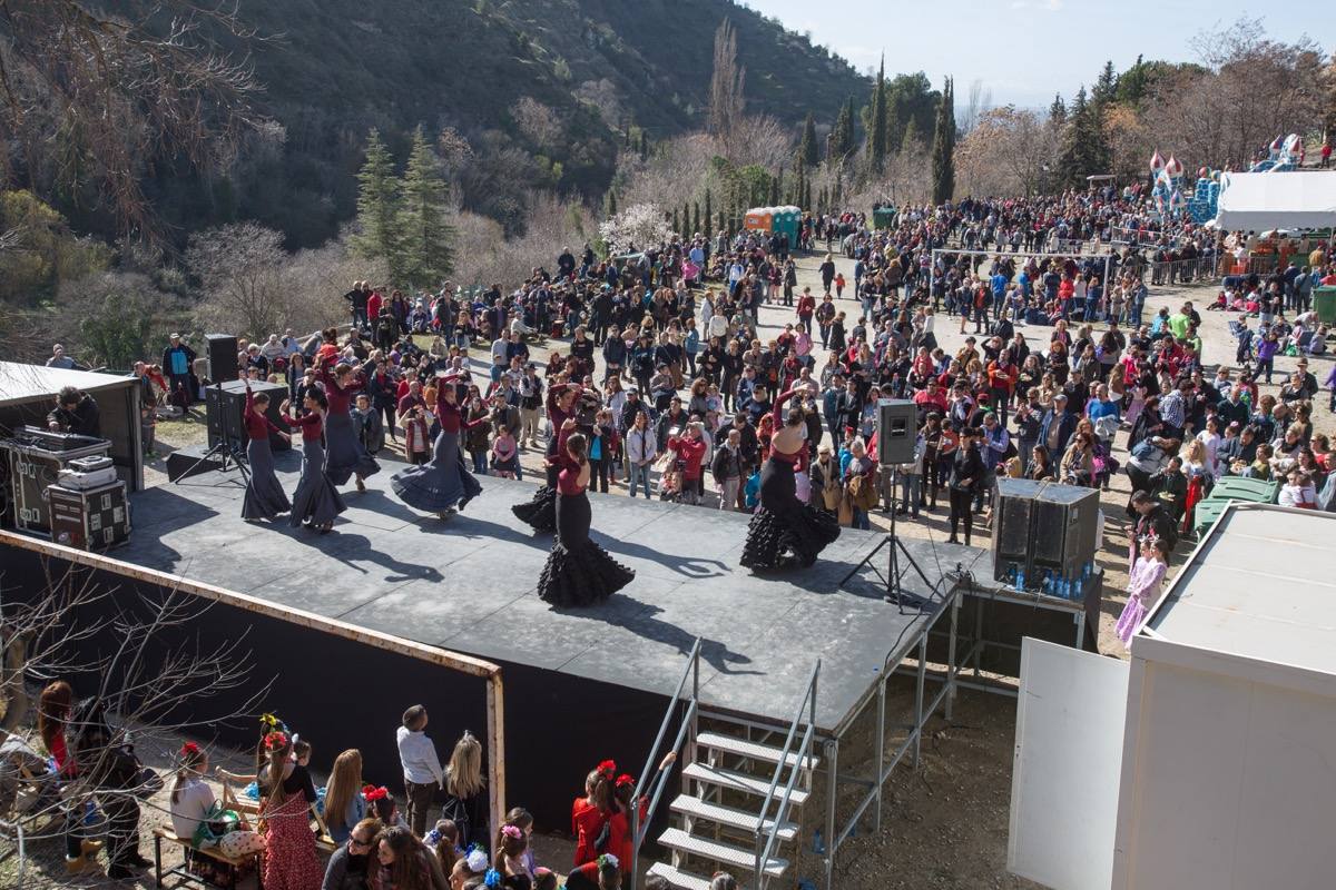 Un millar de granadinos participa en el Sacromonte en la romería de su patrón