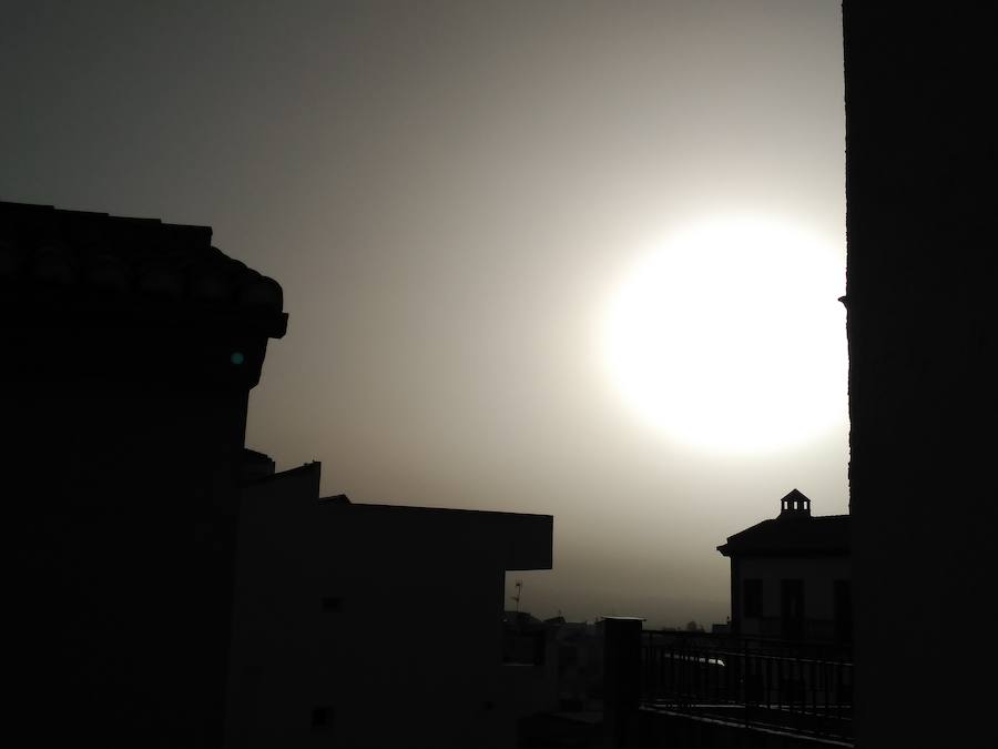 Sobre Granada, foto enviada por Loli Carrasco