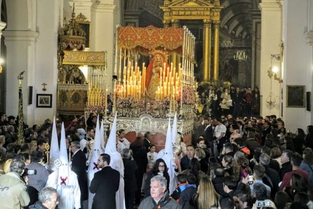 Las imágenes del Lunes Santo, en directo