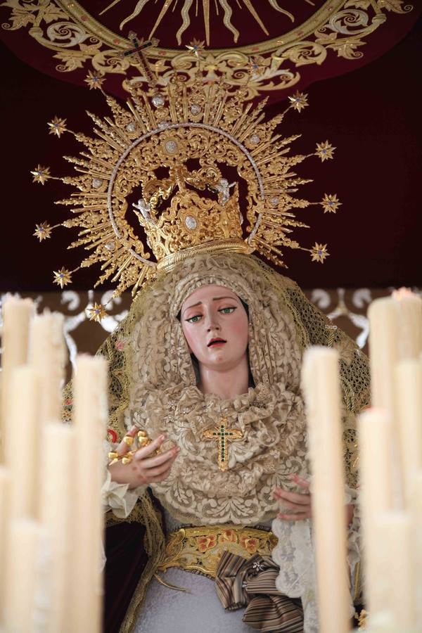 &#039;La Borriquilla&#039; se lució rodeada de luz