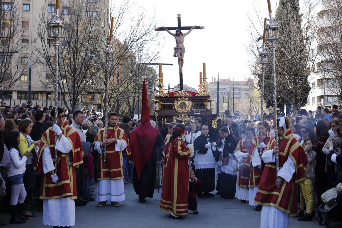 Las imágenes del Viernes Santo de Granada, en directo