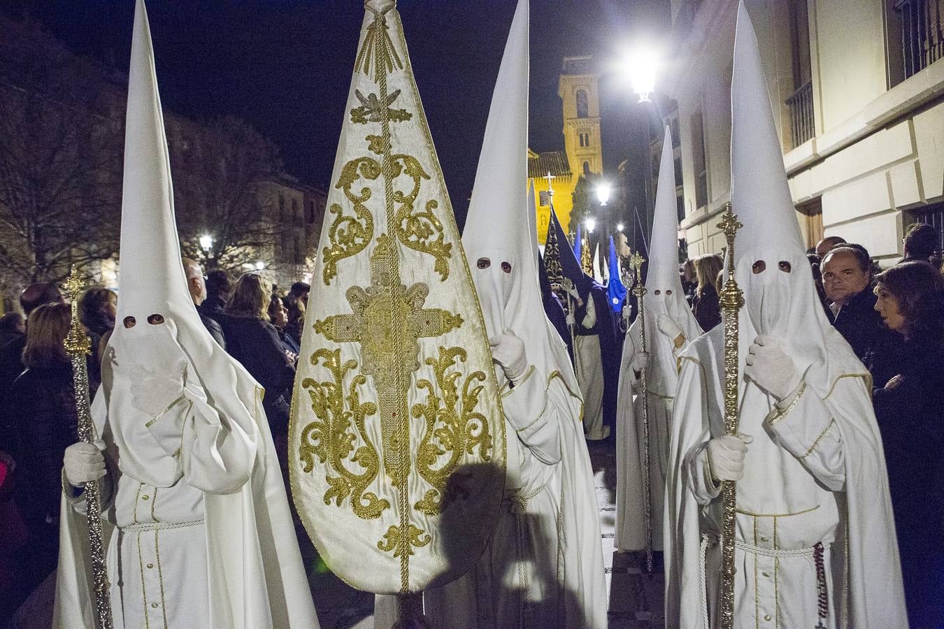 La procesión oficial